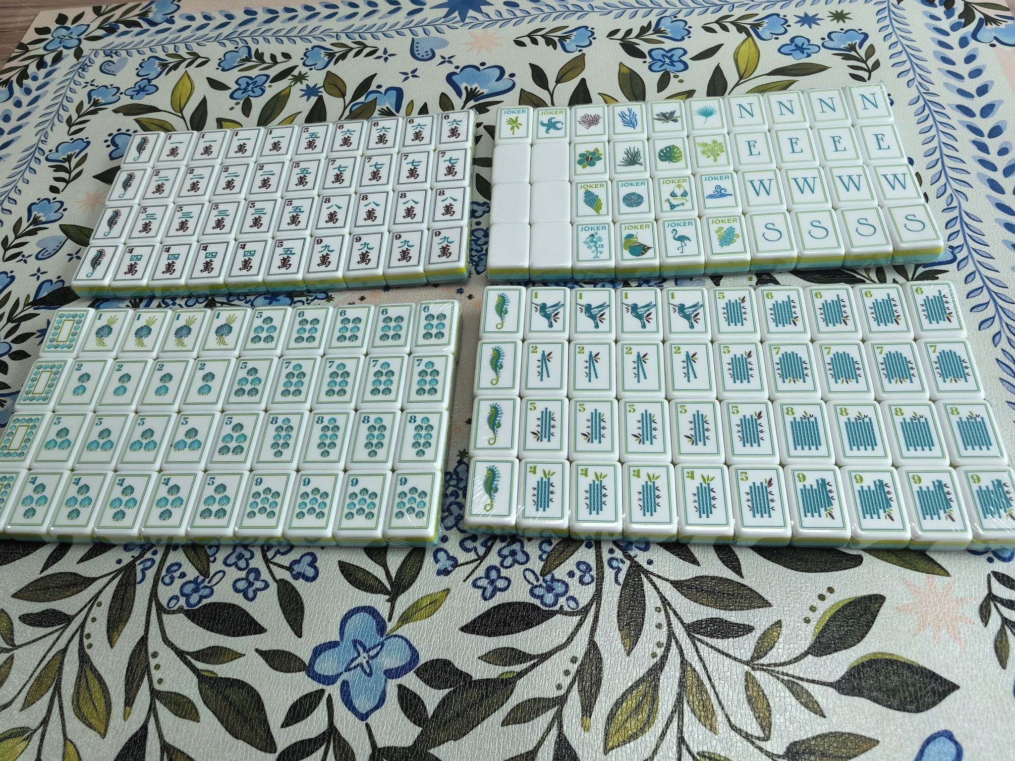 Mahjong storage handbag+Coral Coast Mahjong tile set (with dice as a gift)